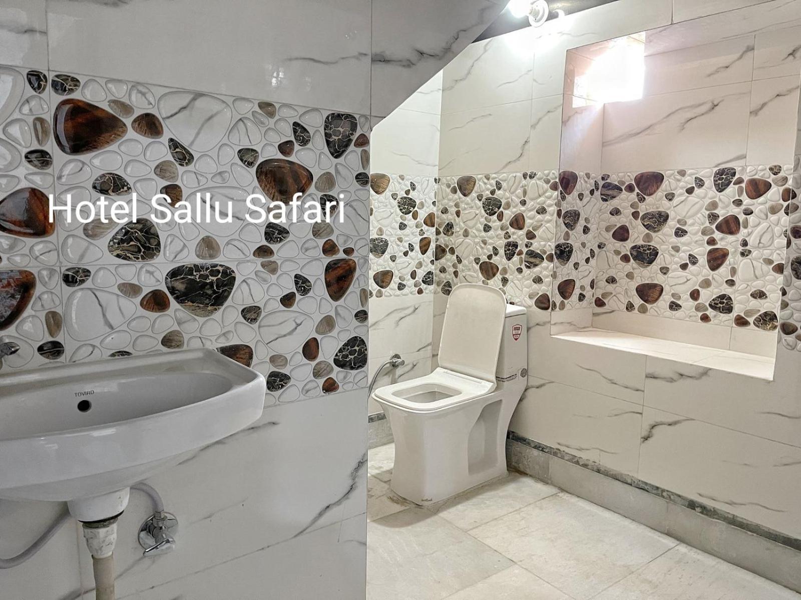 Hotel Sallu Safari Jaisalmer Bagian luar foto