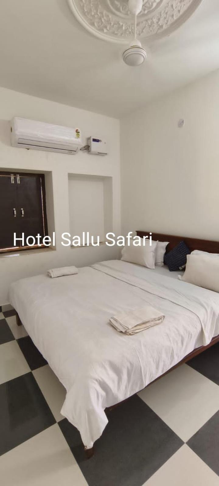Hotel Sallu Safari Jaisalmer Bagian luar foto