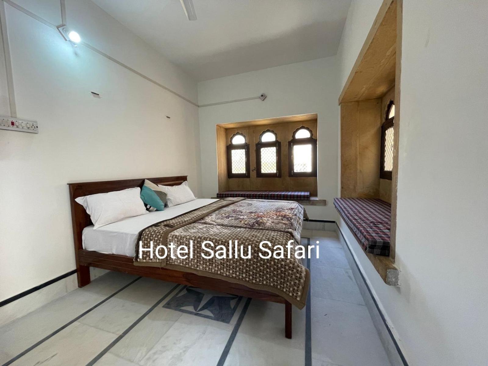 Hotel Sallu Safari Jaisalmer Bagian luar foto