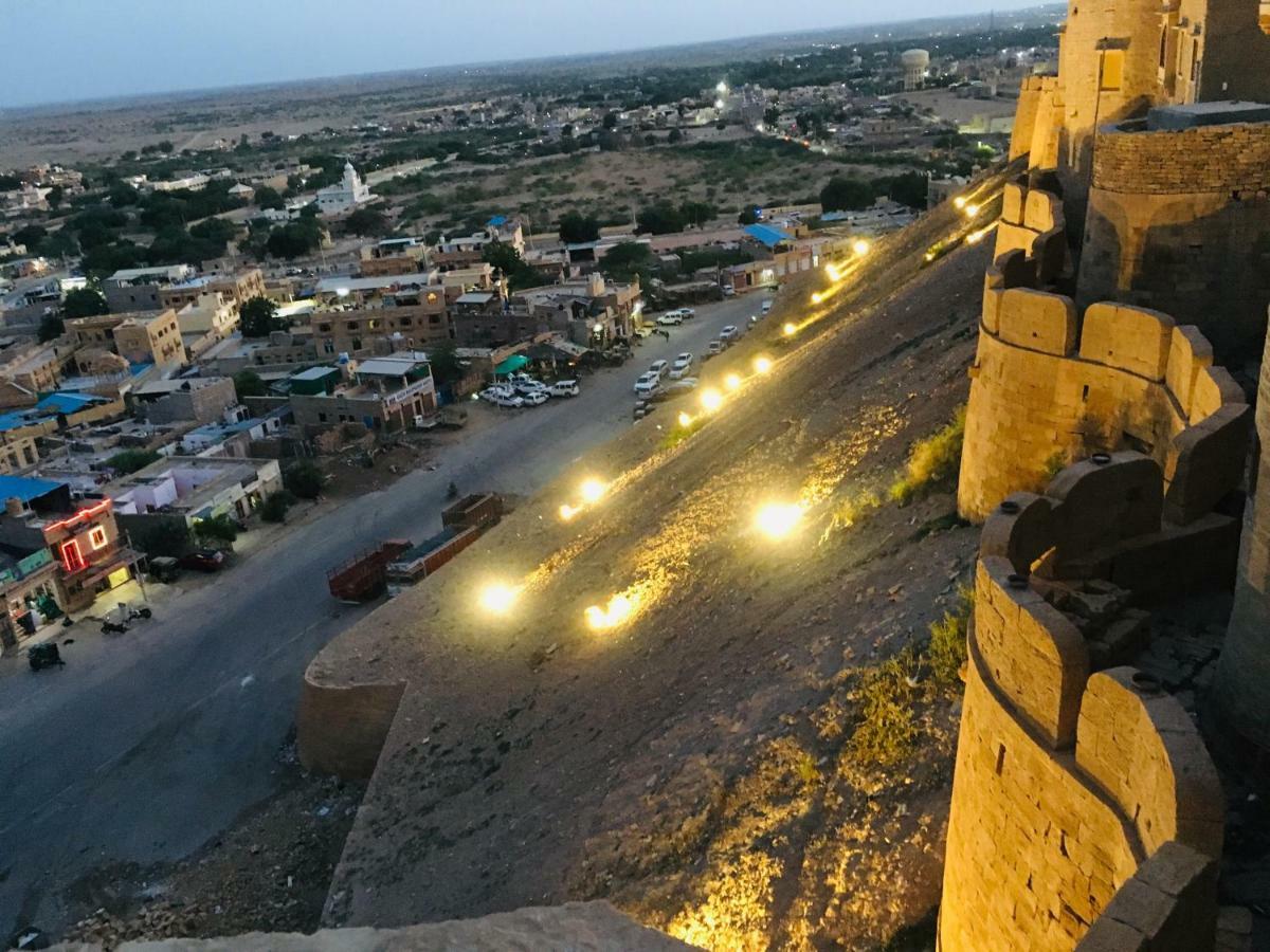 Hotel Sallu Safari Jaisalmer Bagian luar foto